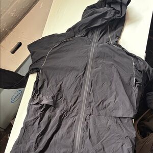 lululemon athletica Men's Black Hooded Run state Wind breaker retail $259 Men L
